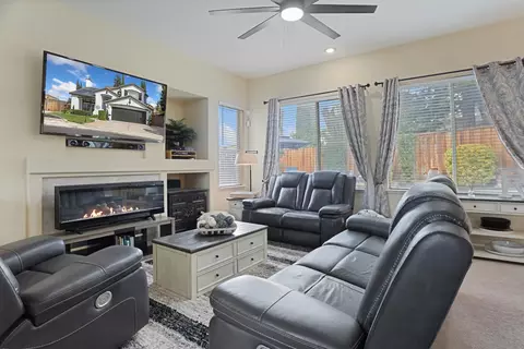 2066 Hyde Park Pl, Manteca, CA 95336 photo 7