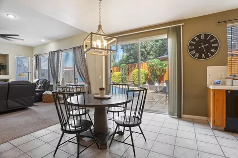 2066 Hyde Park Pl, Manteca, CA 95336 photo 9