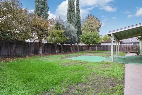 Exterior - 1417 Fransen Ln, Modesto, CA 95355 photo 6 of 7