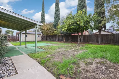Exterior - 1417 Fransen Ln, Modesto, CA 95355 photo 5 of 7