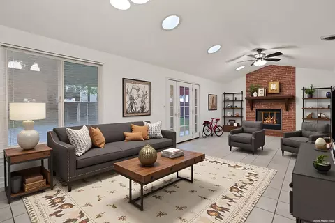 Living - 1417 Fransen Ln, Modesto, CA 95355 photo 3 of 5