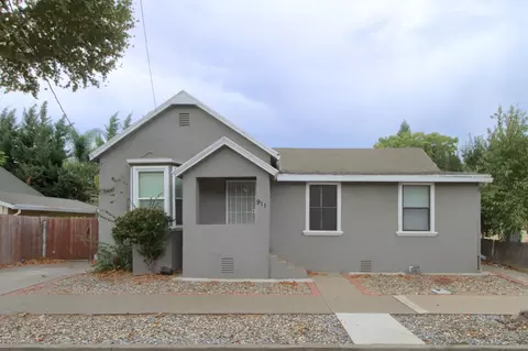 911 North St, Woodland, CA 95695