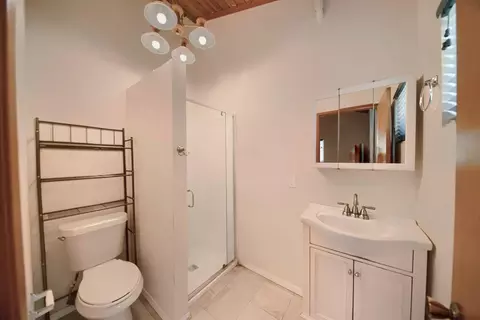 Bath - 30000 Kasson Rd 4e12 Rainbow Dr, Tracy, CA 95304 photo 1 of 4