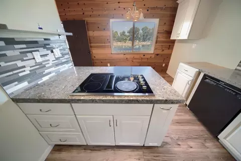 Kitchen - 30000 Kasson Rd 4e12 Rainbow Dr, Tracy, CA 95304 photo 7 of 8