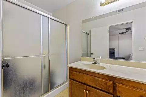 Bath - 1126 Cedar Creek Dr #2, Modesto, CA 95355 photo 3 of 3