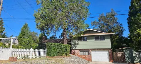 739 Fisher Dr, Auburn, CA 95603