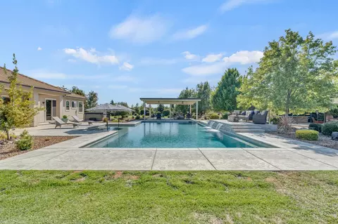 Exterior - 9460 Crossrail Dr, Wilton, CA 95693 photo 33 of 44