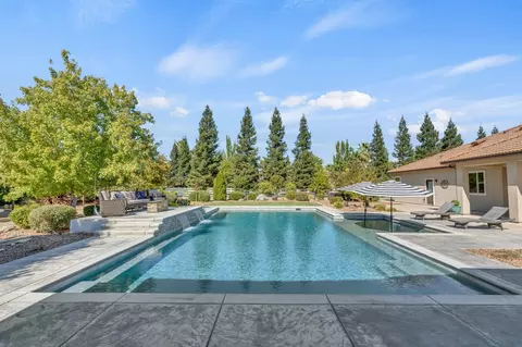 Exterior - 9460 Crossrail Dr, Wilton, CA 95693 photo 21 of 44