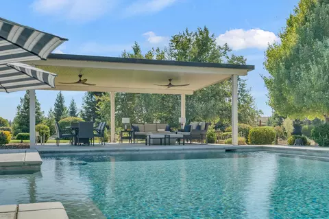 Exterior - 9460 Crossrail Dr, Wilton, CA 95693 photo 31 of 44