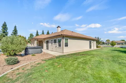 Exterior - 9460 Crossrail Dr, Wilton, CA 95693 photo 25 of 44