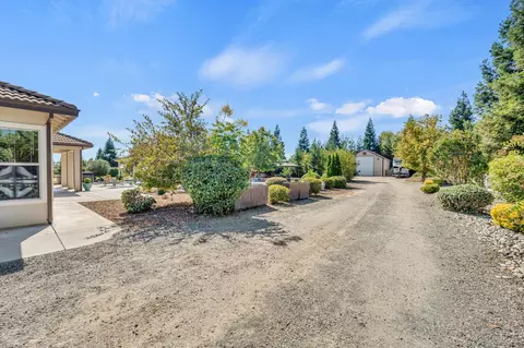 Exterior - 9460 Crossrail Dr, Wilton, CA 95693 photo 14 of 44