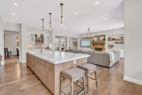 Kitchen - 9460 Crossrail Dr, Wilton, CA 95693 photo 6 of 9