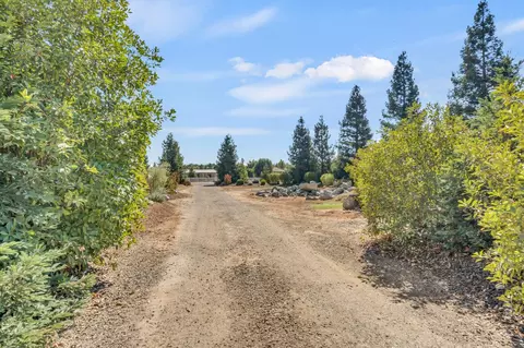 Exterior - 9460 Crossrail Dr, Wilton, CA 95693 photo 39 of 44