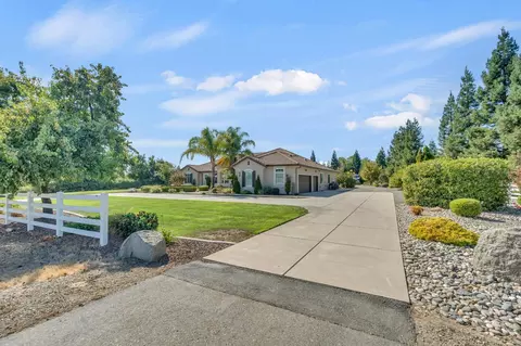 Exterior - 9460 Crossrail Dr, Wilton, CA 95693 photo 7 of 44