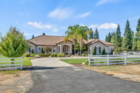 Exterior - 9460 Crossrail Dr, Wilton, CA 95693 photo 4 of 44