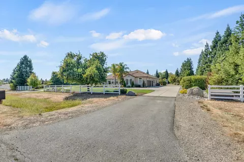 Exterior - 9460 Crossrail Dr, Wilton, CA 95693 photo 5 of 44