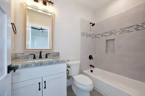 Bath - 3301 Stone Field Way, Loomis, CA 95650 photo 4 of 6