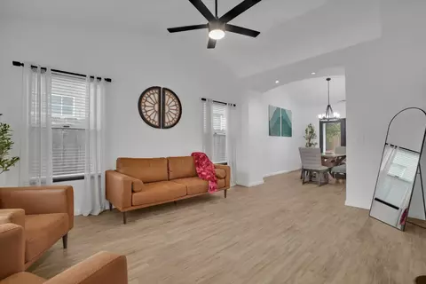 Entry Way - 3667 Pine Valley Ct, Turlock, CA 95382 photo 3 of 6