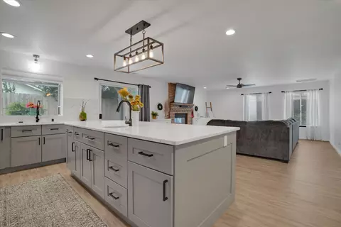 Kitchen - 3667 Pine Valley Ct, Turlock, CA 95382 photo 4 of 7