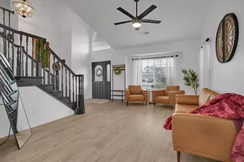 Entry Way - 3667 Pine Valley Ct, Turlock, CA 95382 photo 4 of 6