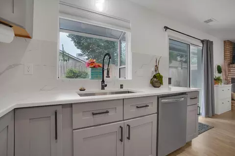 Kitchen - 3667 Pine Valley Ct, Turlock, CA 95382 photo 6 of 7
