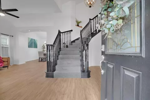 Entry Way - 3667 Pine Valley Ct, Turlock, CA 95382 photo 1 of 6