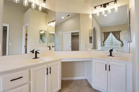 Bath - 1816 Rothchild Dr, Modesto, CA 95355 photo 5 of 6
