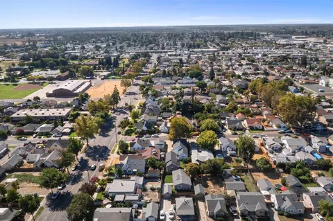 View/Area - 337 Concord St, Lodi, CA 95240 photo 4 of 10