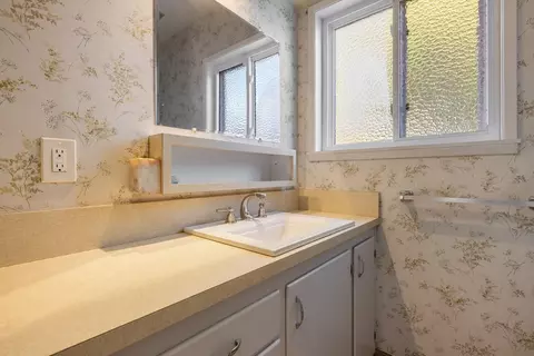 Bath - 337 Concord St, Lodi, CA 95240 photo 3 of 5