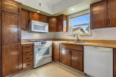 Kitchen - 337 Concord St, Lodi, CA 95240 photo 2 of 7