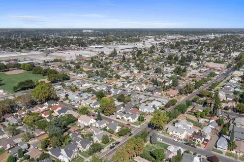 View/Area - 337 Concord St, Lodi, CA 95240 photo 7 of 10