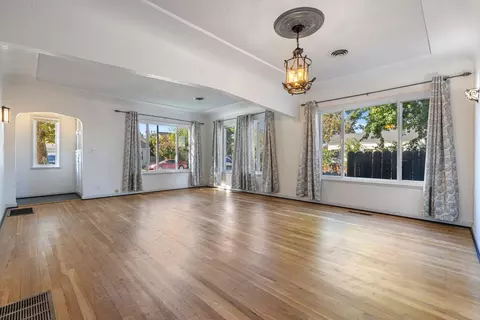 Living - 337 Concord St, Lodi, CA 95240 photo 2 of 4
