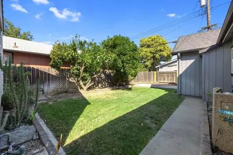 Exterior - 337 Concord St, Lodi, CA 95240 photo 6 of 11