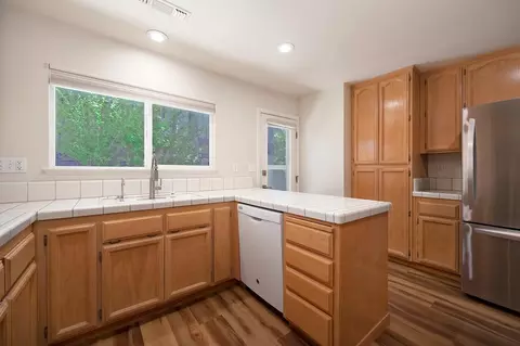 Kitchen - 153 Windsor Ln, Grass Valley, CA 95949 photo 4 of 5
