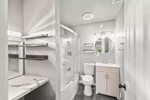 Bath - 4943 Westerberg Way, Carmichael, CA 95608 photo 2 of 3