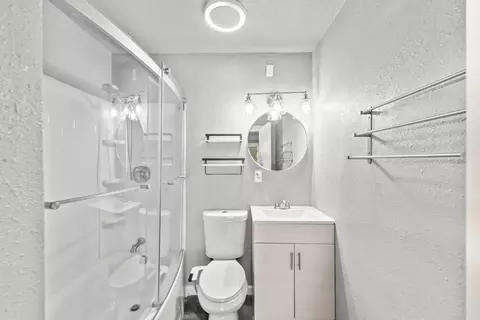 Bath - 4943 Westerberg Way, Carmichael, CA 95608 photo 3 of 3