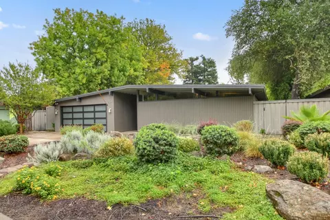 2104 Hamlet Pl, Carmichael, CA 95608 photo 1