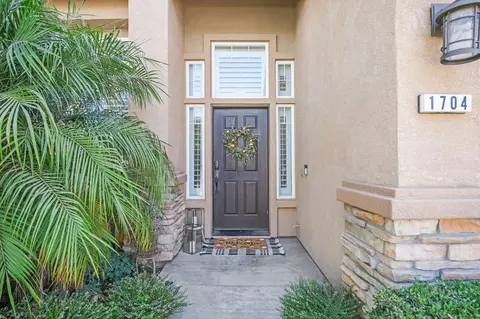 Entry Way - 1704 San Gabriel Dr, Hughson, CA 95326 photo 1 of 4
