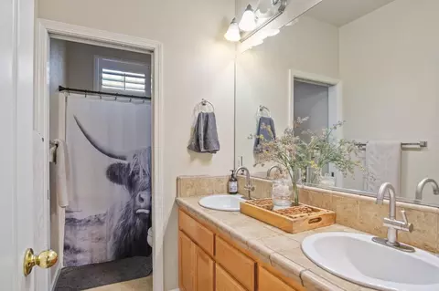 Bath - 1704 San Gabriel Dr, Hughson, CA 95326 photo 1 of 4