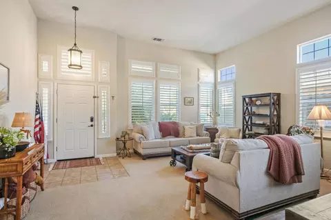 Entry Way - 1704 San Gabriel Dr, Hughson, CA 95326 photo 2 of 4