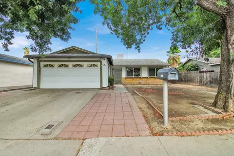 Exterior - 204 Sabrina Ln, Modesto, CA 95354 photo 5 of 9