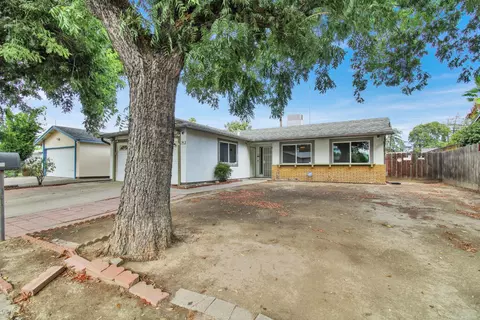 Exterior - 204 Sabrina Ln, Modesto, CA 95354 photo 4 of 9
