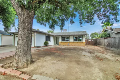 Exterior - 204 Sabrina Ln, Modesto, CA 95354 photo 3 of 9