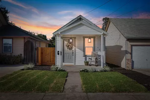 440 N 3rd Ave, Oakdale, CA 95361