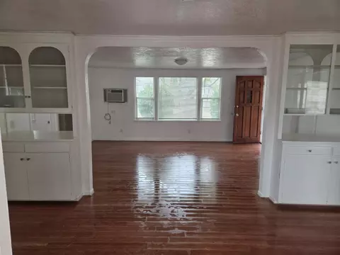 Living - 608 Union St, Isleton, CA 95641 photo 1 of 5