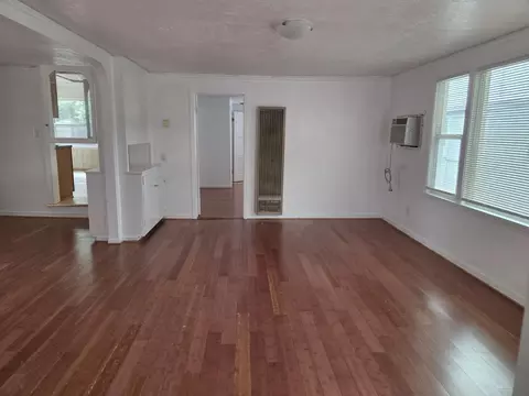 Living - 608 Union St, Isleton, CA 95641 photo 4 of 5