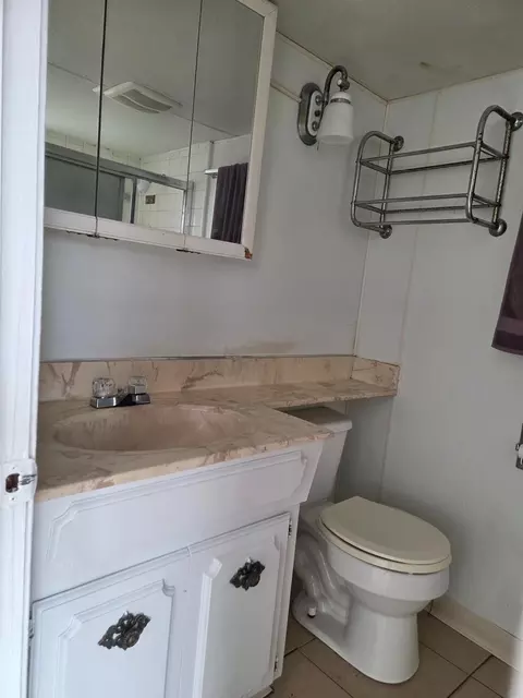 Bath - 608 Union St, Isleton, CA 95641 photo 2 of 2