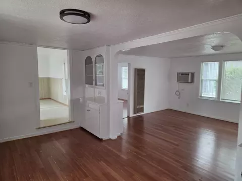 Living - 608 Union St, Isleton, CA 95641 photo 3 of 5