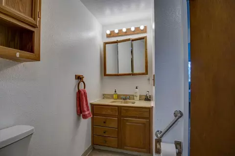 Bath - 26672 Old Loggers Ln, Colfax, CA 95713 photo 2 of 4
