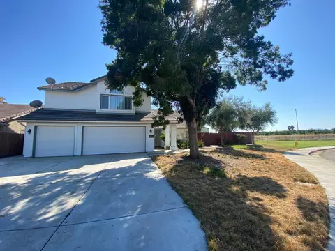 1716 Via Milano, Gustine, CA 95322 photo 2